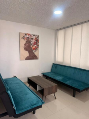 Habitación pequeña a una cuadra de Ventura Plaza